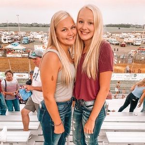 Meet your Posher, Ella